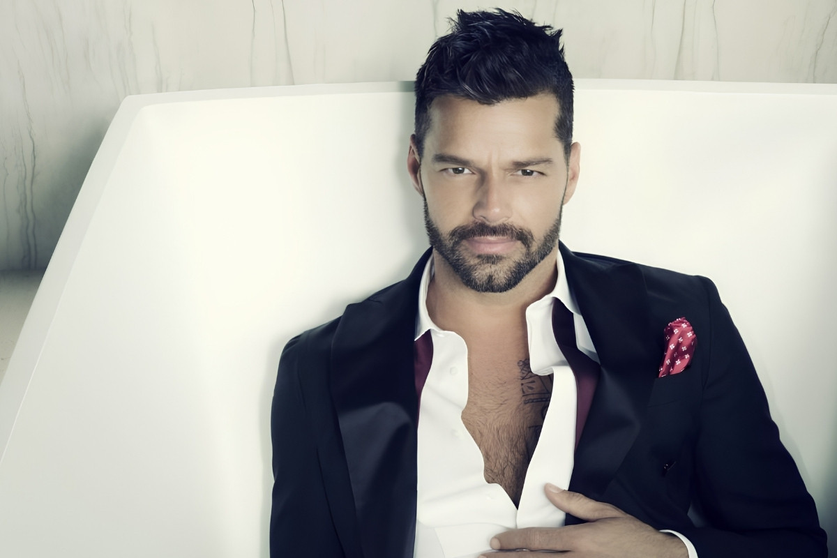 Latin müziğinin ünlü ismi Ricky Martin, 11 Temmuz'da İstanbul KüçükÇiftlik Park'ta vereceği konser öncesinde çamur banyosu yapma isteğini iletti