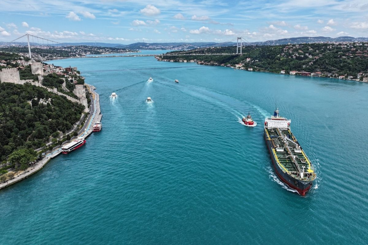 Bakan Uraloğlu, Türk Boğazları'ndan 254 milyon dolar gelir elde edileceğini söyledi