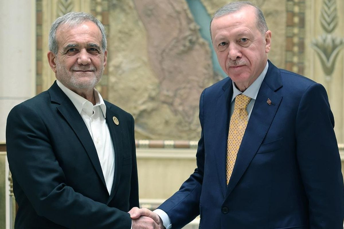 Cumhurbaşkanı Erdoğan, İran Cumhurbaşkanı Pezeşkiyan'la görüştü, ABD ile müzakereleri sabote etmek isteyenlere karşı uyardı