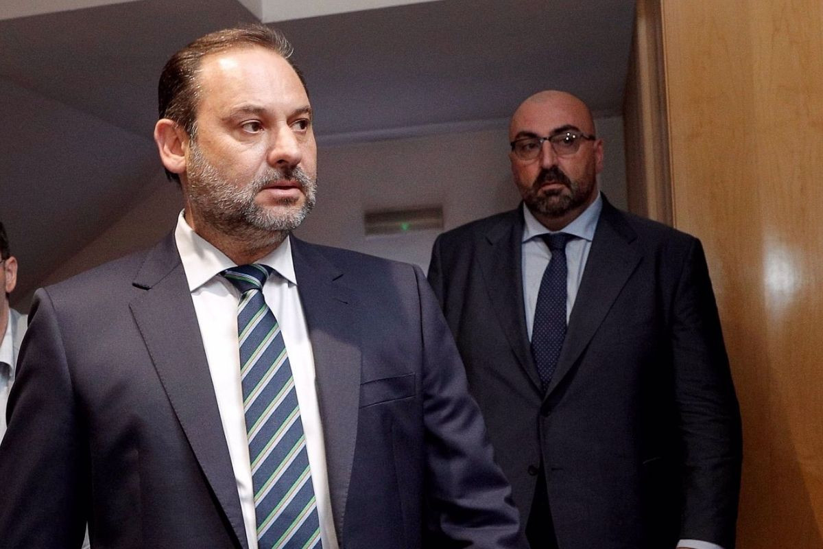 İspanya'nın eski ulaştırma bakanı Jose Luis Abalos, yolsuzluktan 24 yıl hapis cezasına çarptırıldı