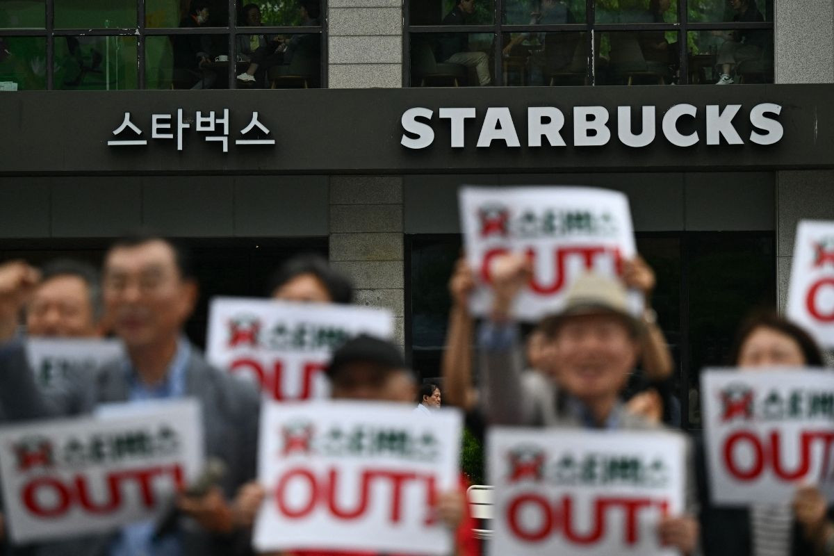 Gwangju katliamını çağrıştıran kampanya, Starbucks'a Güney Kore'deki tüm şubelerini kapattırdı