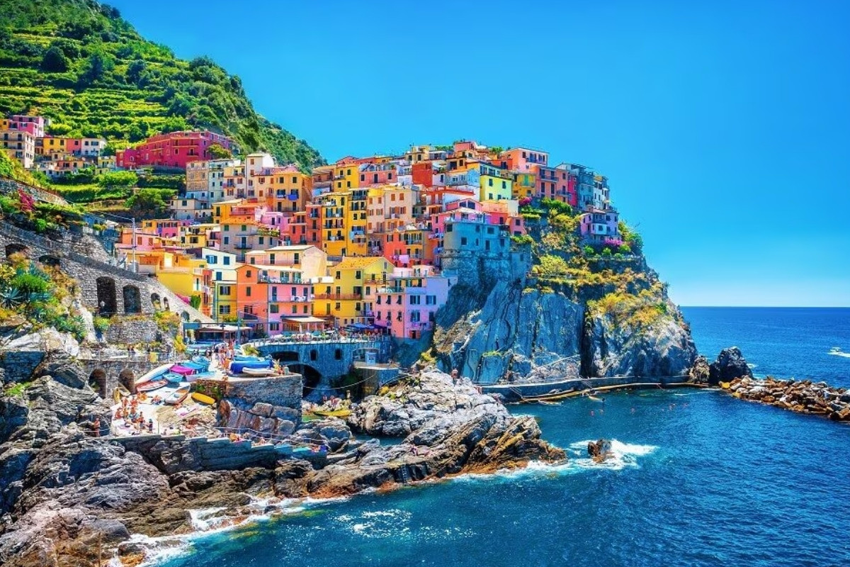İtalya’nın UNESCO mirası Cinque Terre’de yürüyüş parkurlarında ayakkabı zorunluluğu getirildi