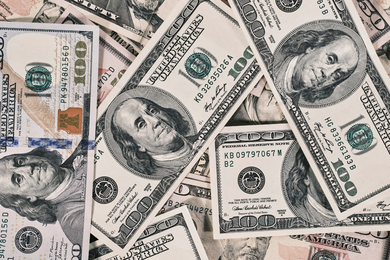 Hazine dış borçlanmada hedefi tutturdu, 2 milyar dolarlık ihraca yabancı yatırımcı akını