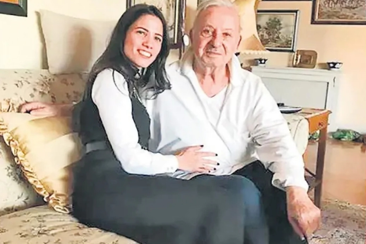 Huysuz Virjin'in yeğeni Gizem Özköseoğlu eşine boşanma davası açtı, Murat Özköseoğlu ise aldatma iddiasıyla karşı dava açtı