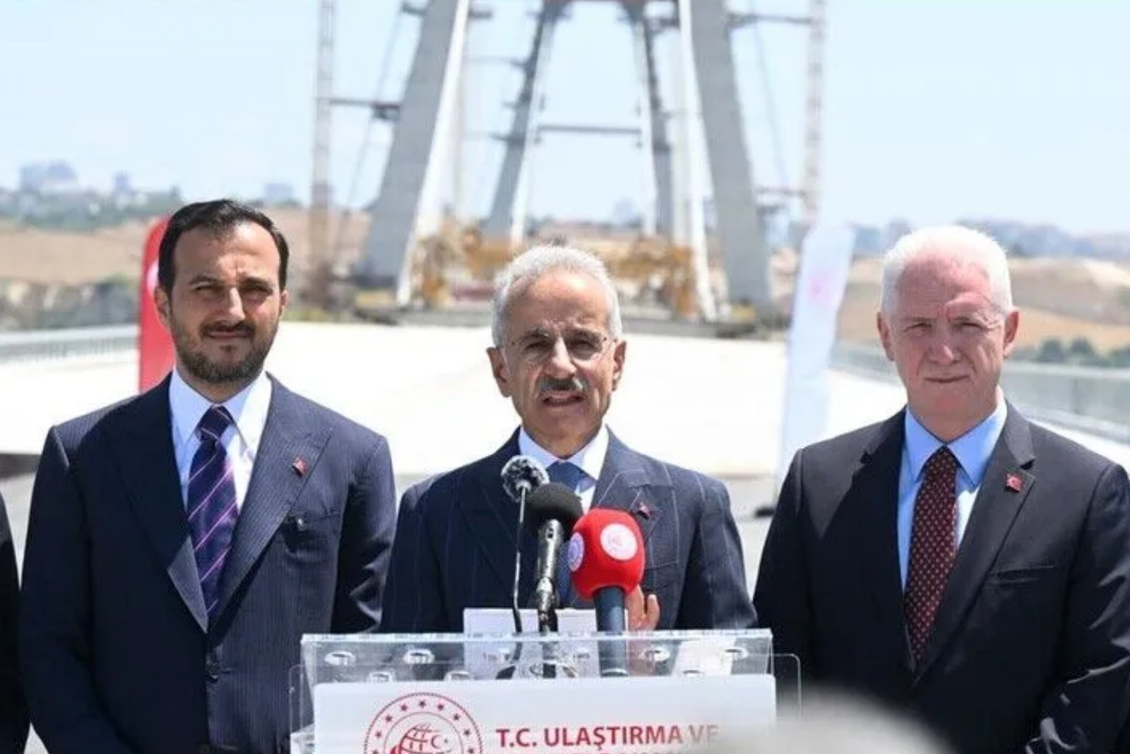 Ulaştırma ve Altyapı Bakanı Abdulkadir Uraloğlu'ndan Bahçeşehir müjdesi
