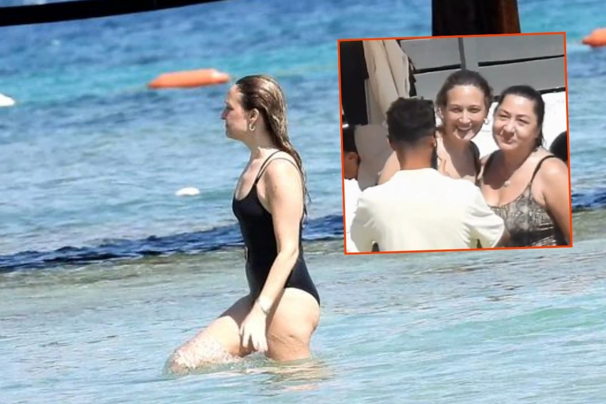 Gupse Özay, ailece Çeşme tatilinde