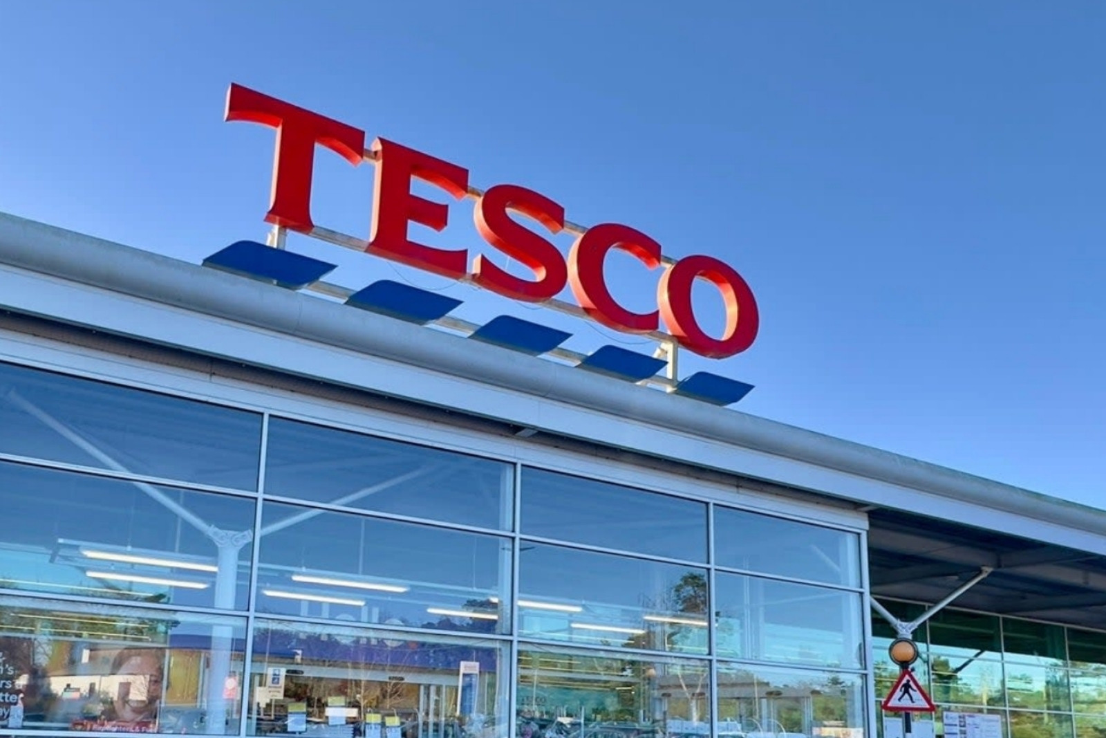 Perakende devlerinden TESCO Orta Avrupa'dan çekilmeyi planlıyor