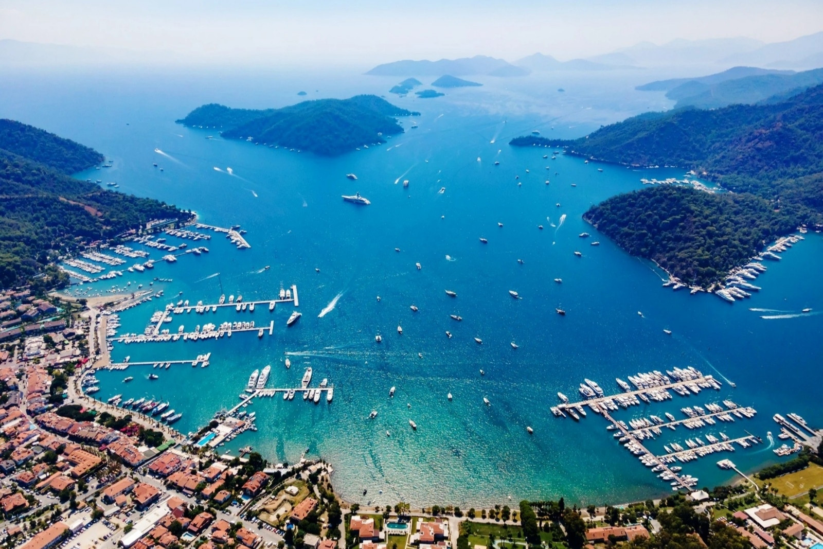 Muğla'nın Göcek koylarında yeni deniz yüzeyi temizle tekneleri hizmete girdi