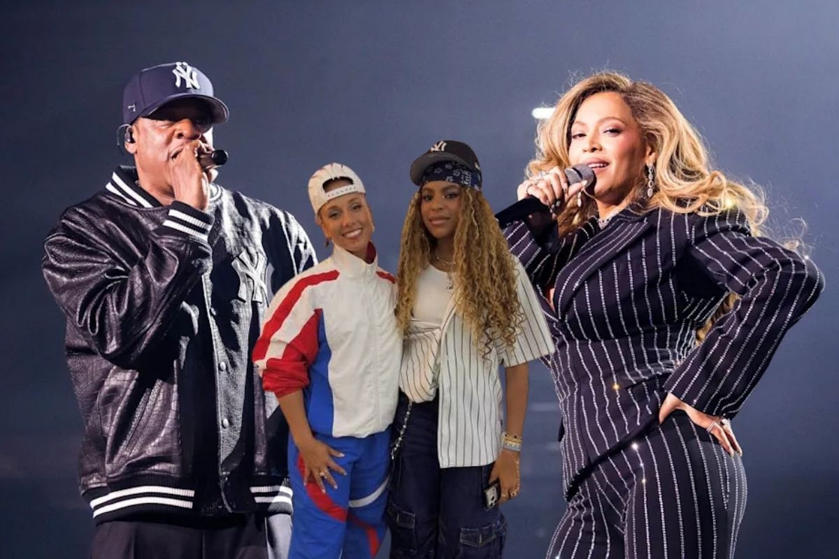 Jay-Z'nin konserinde Beyoncé, Alicia Keys ve Blue Ivy sürprizi