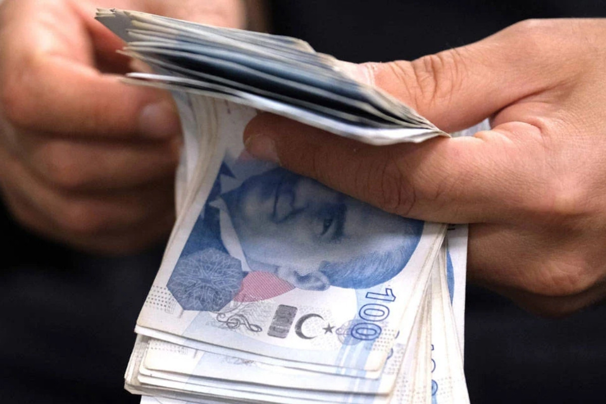 En düşük emekli aylığının artırılmasına yönelik düzenlemeyi de içeren kanun teklifi komisyonda