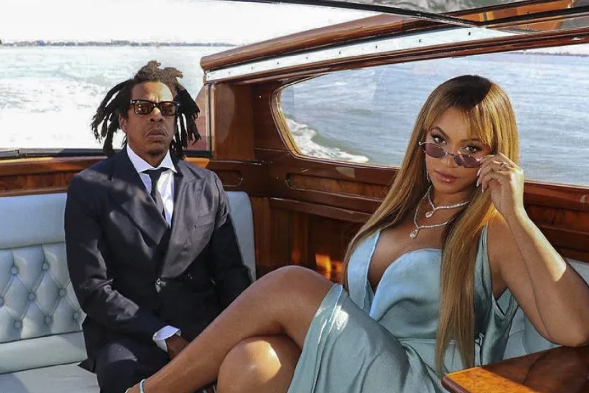 Ünlü şarkıcı Beyonce ve Jay-Z'nin evine otomobille çarpan kişi tutuklandı