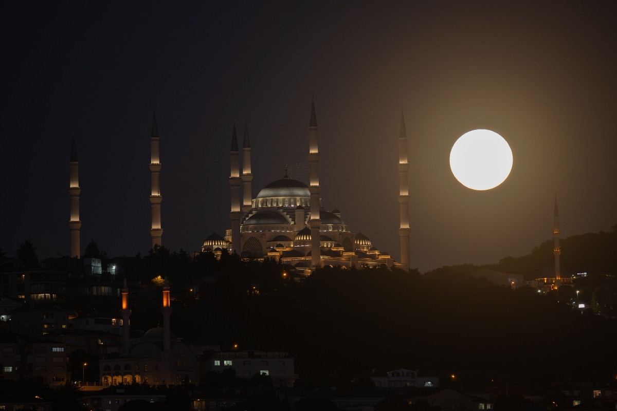 İstanbul'da dolunay