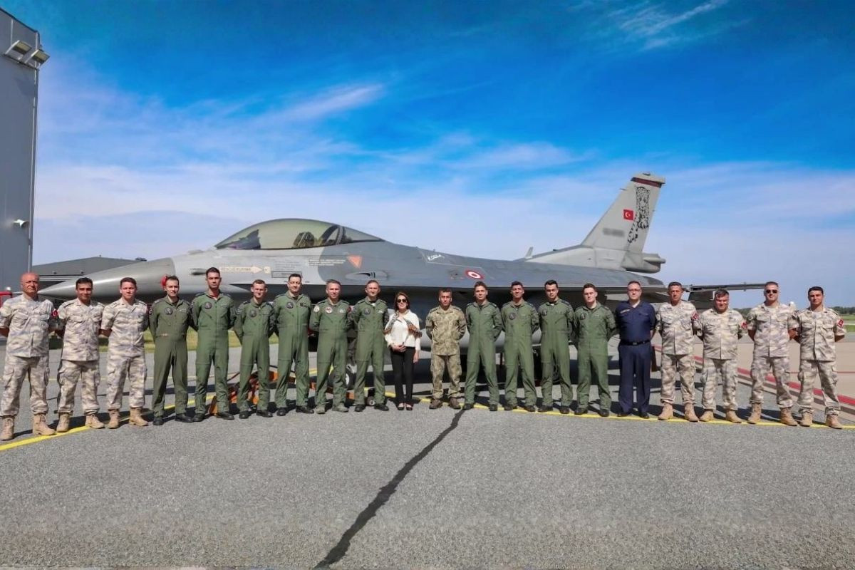 Türk F-16'ları NATO Geliştirilmiş Hava Polisliği Blok-72 nöbetini devraldı