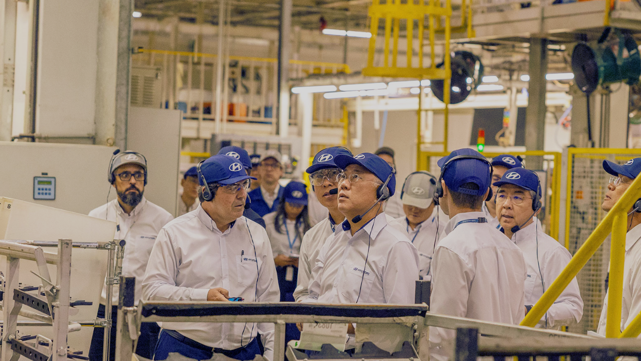 İzmit’teki fabrikayı ziyaret eden Hyundai’nin patronu Euisun Chung, hatasız üretim talimatı verdi