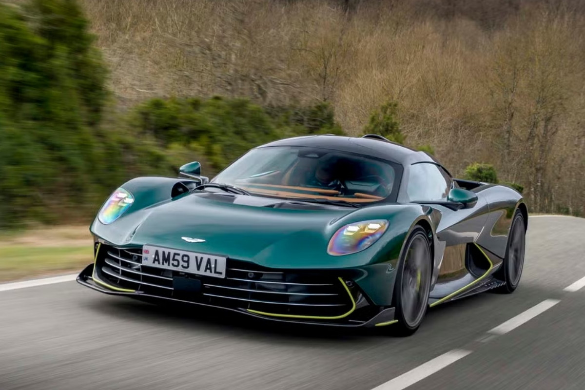 Lüks otomobil devi Aston Martin alacaklılarıyla karşı karşıya geldi