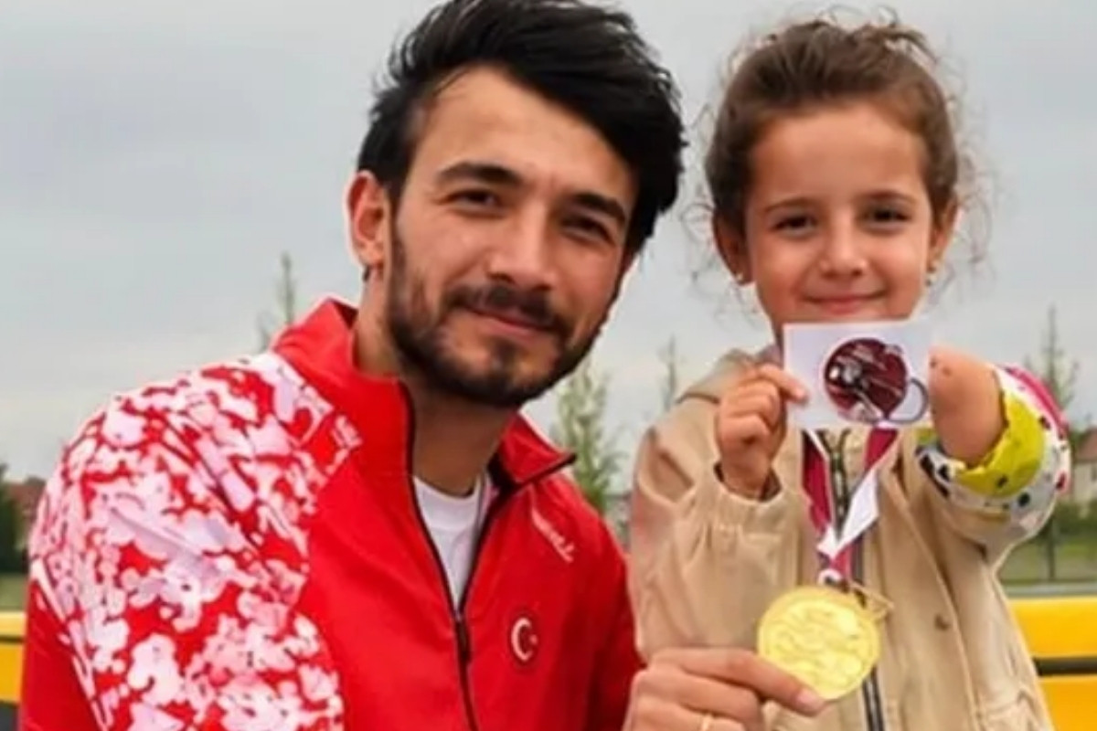 22 yıllık rekoru kıran Abdullah Ilgaz’dan anlamlı jest, şampiyonluk madalyasını kendisi gibi ampute olan Ela’ya hediye etti