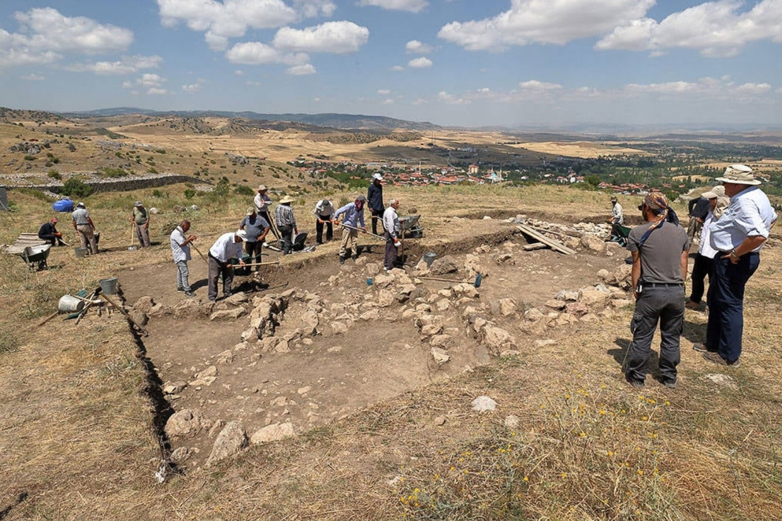 Hattuşa Antik Kenti'nde 2 bin 300 yıllık yeni mezarlar bulundu