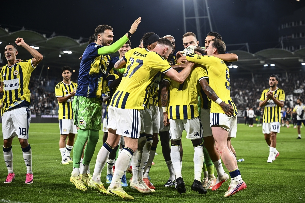 Fenerbahçe, UEFA Şampiyonlar Ligi yolunda Sturm Graz'ı da geçerek play-off turunda Olimpik Lyon ile eşleşti