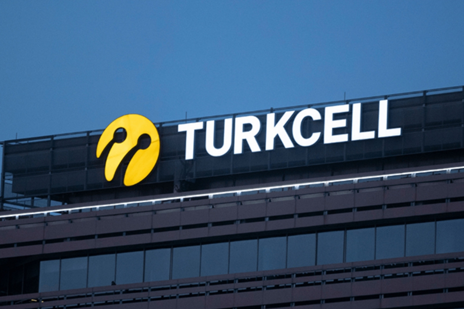 Turkcell'den yılın ikinci çeyreğinde 5,2 milyar TL net kâr