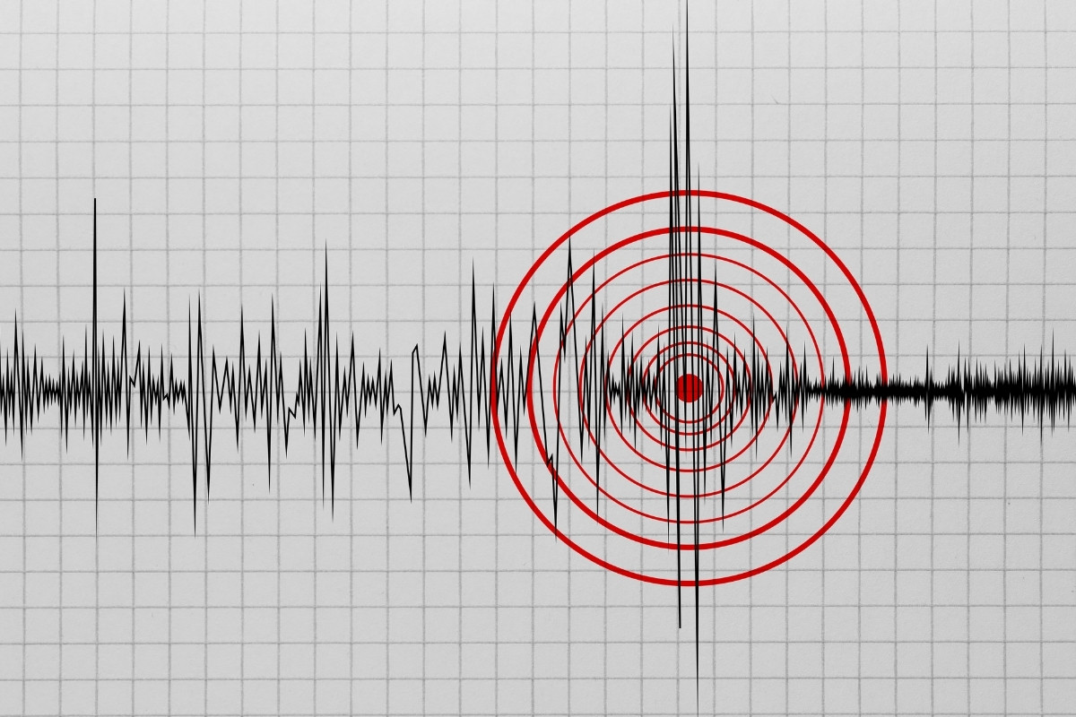 Endonezya’da 7,7 büyüklüğünde deprem meydana geldi, peş peşe artçı sarsıntılar sonrası tsunami alarmı verildi