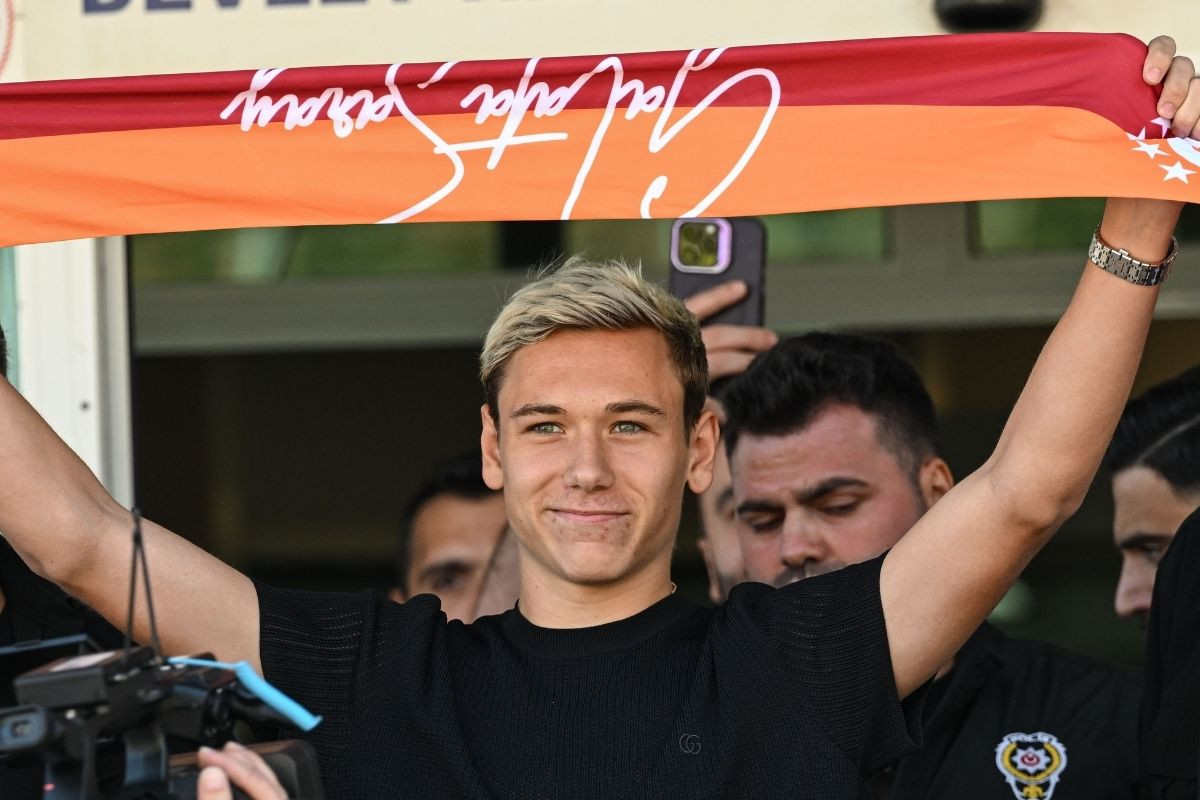 Galatasaray, yeni transferi Aleksei Batrakov'un maliyetini açıkladı