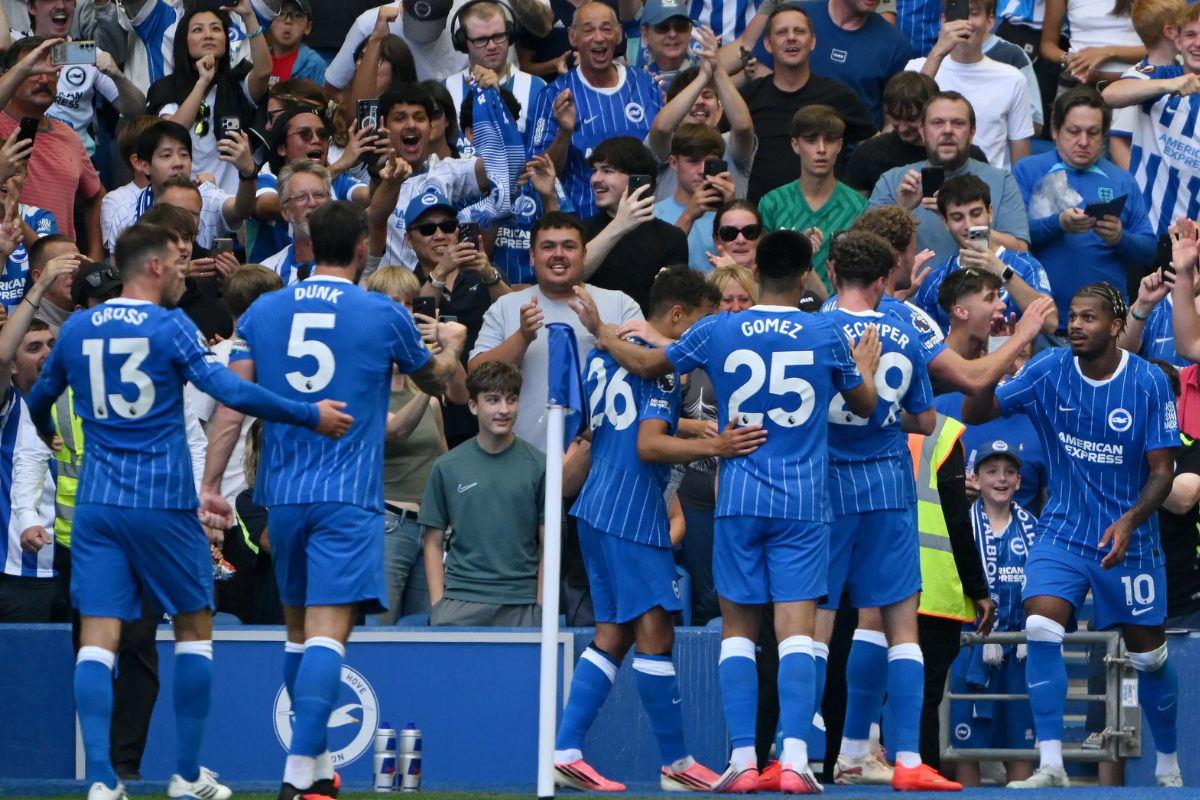 Premier Lig'de Brighton'a Aston Villa karşısında yarım saat yetti