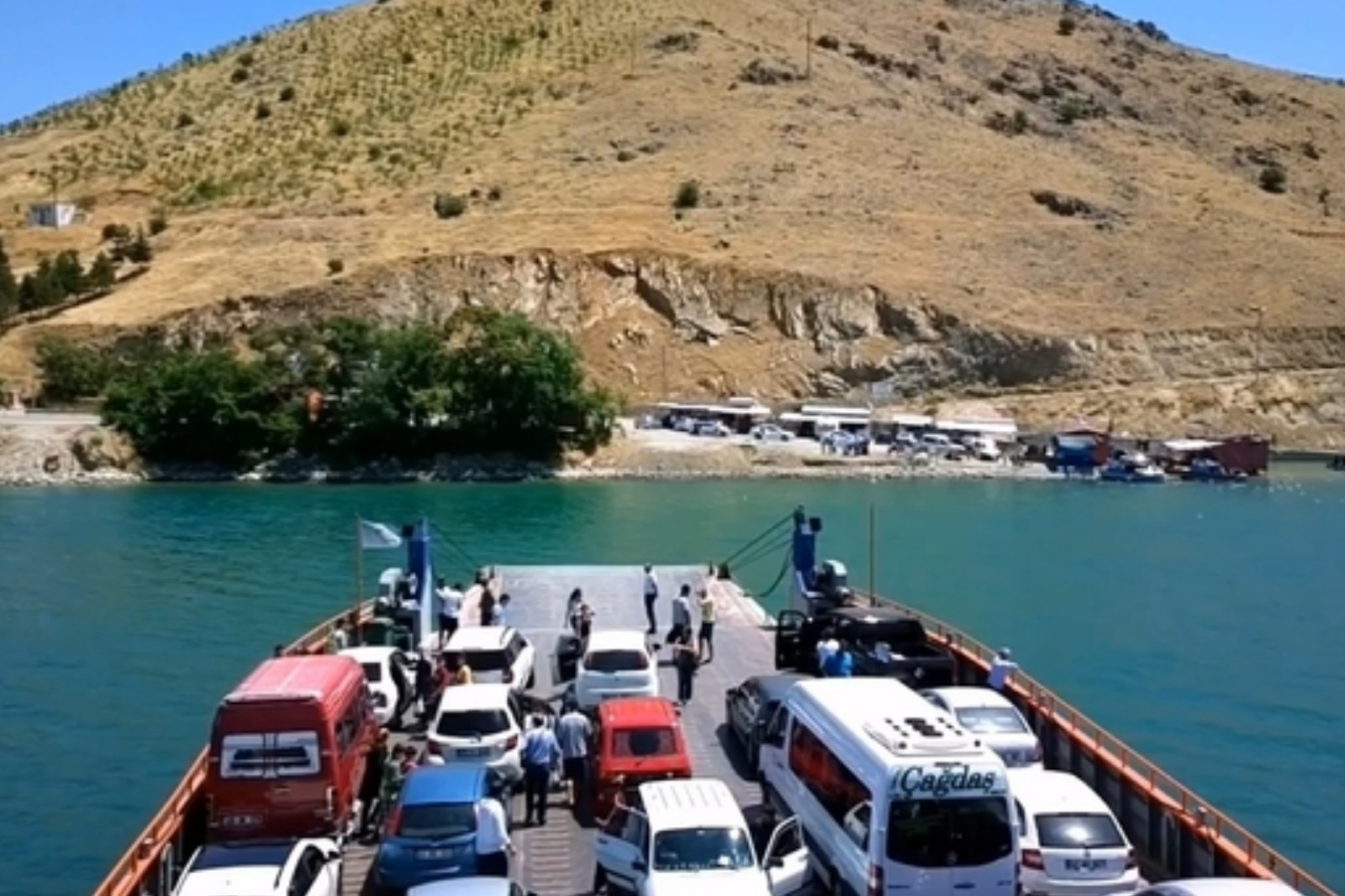 Pertek Köprüsü, Elazığ ile Tunceli'yi kesintisiz bağlıyor