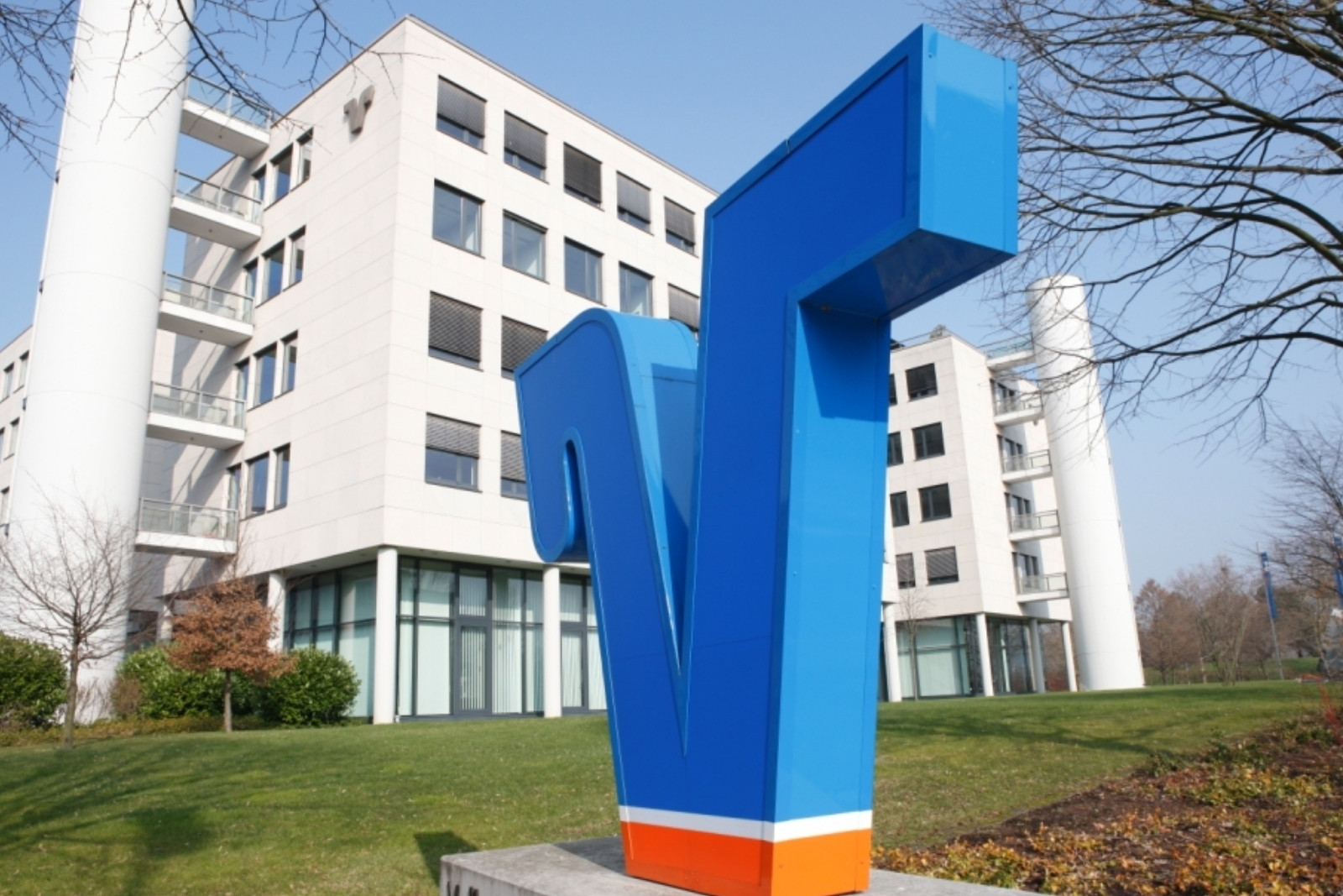 Almanya bankası Volksbank Koeln Bonn'a genelev kredisi soruşturması