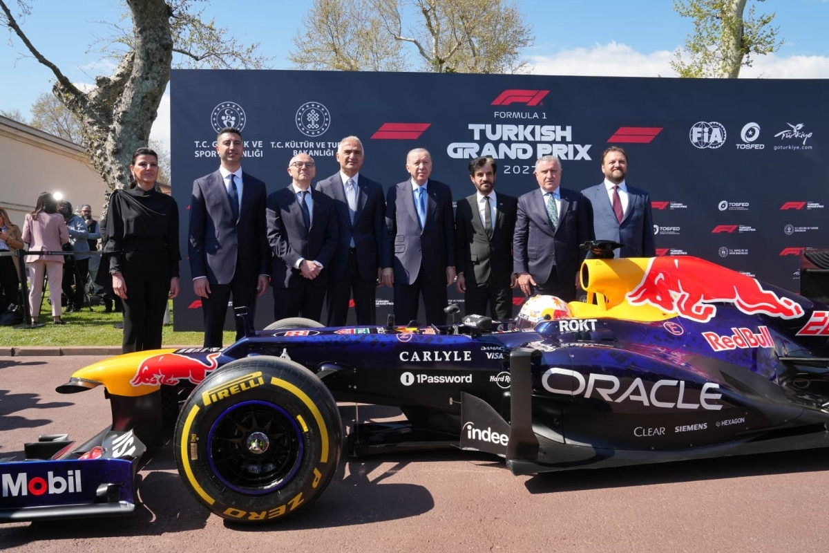Mehmet Nuri Ersoy ve Osman Aşkın Bak İstanbul Park'ta 2027'de başlayacak Formula 1 hazırlıklarını masaya yatırıldı