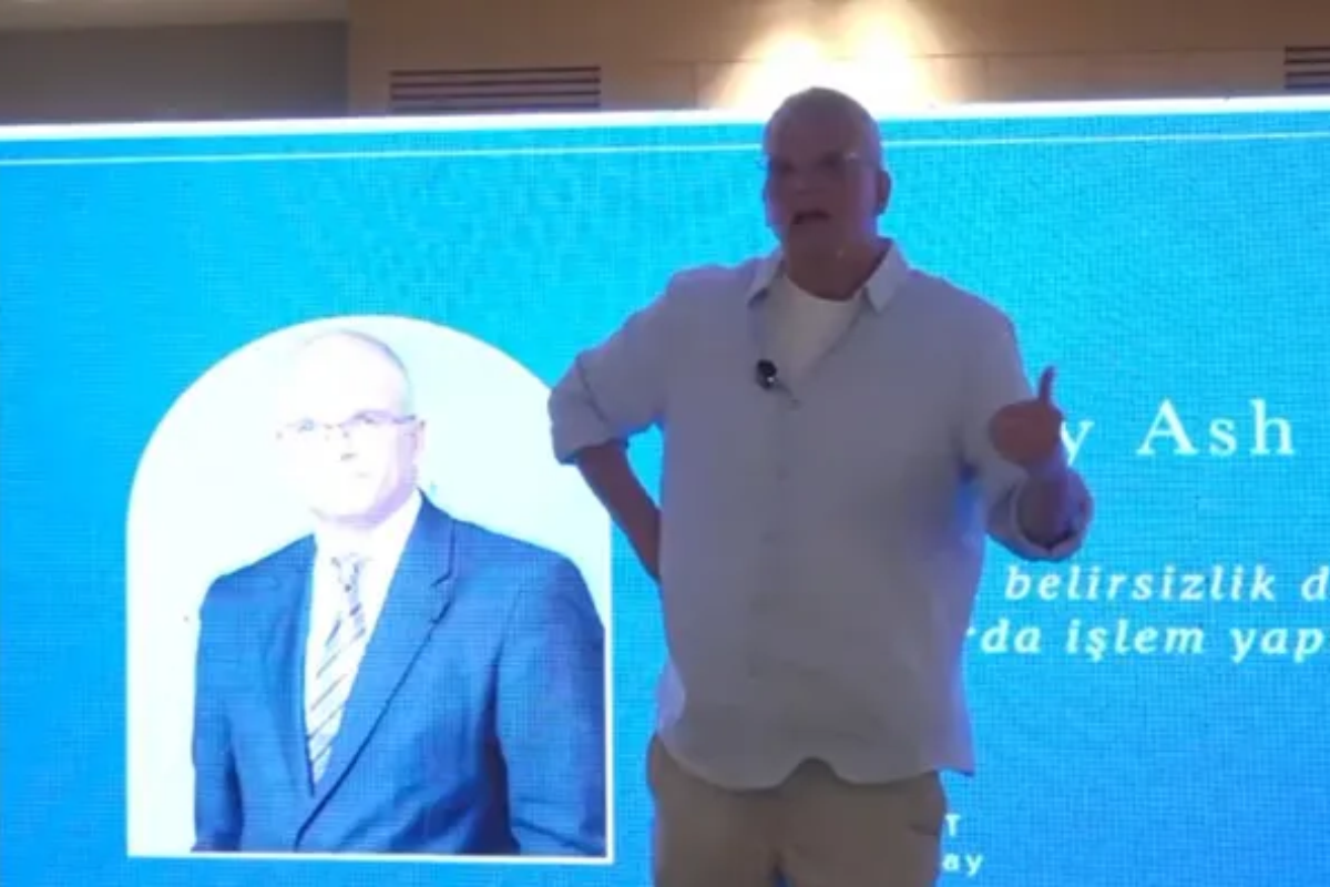 İngiliz ekonomist Timothy Ash hakkında 'Cumhurbaşkanına hakaret' suçundan soruşturma başlatıldı
