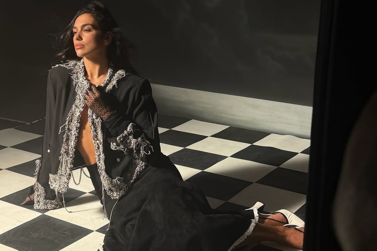 Dua Lipa, Vogue çekiminden kareler paylaştı