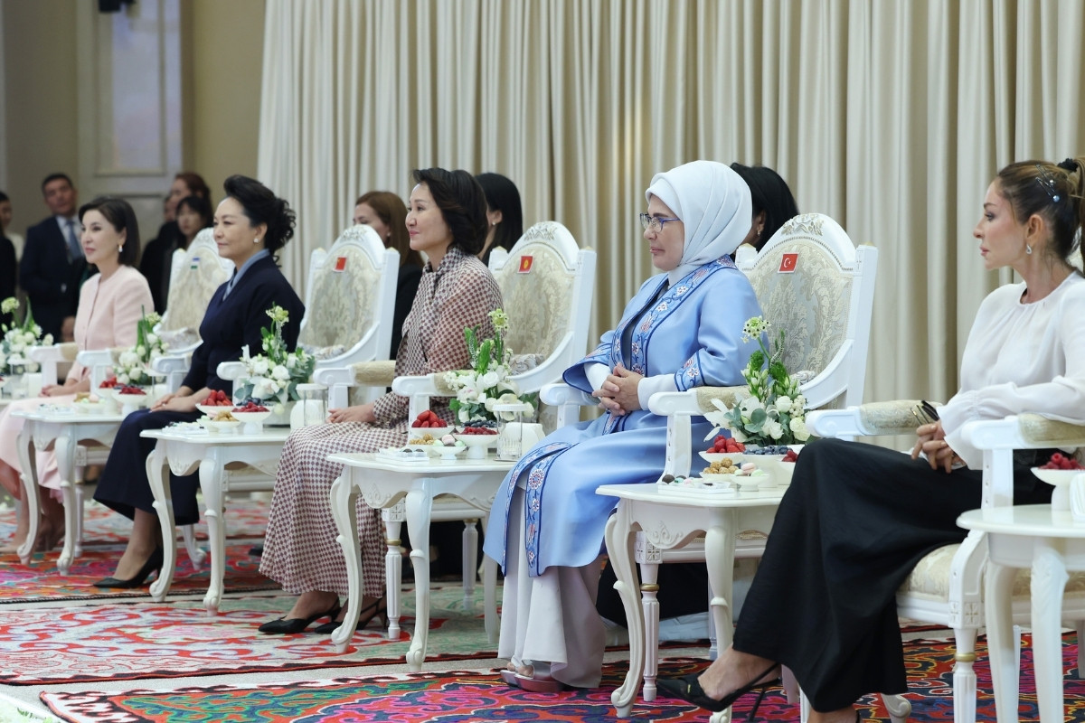 Emine Erdoğan Kırgızistan’da lider eşleriyle bir araya geldi