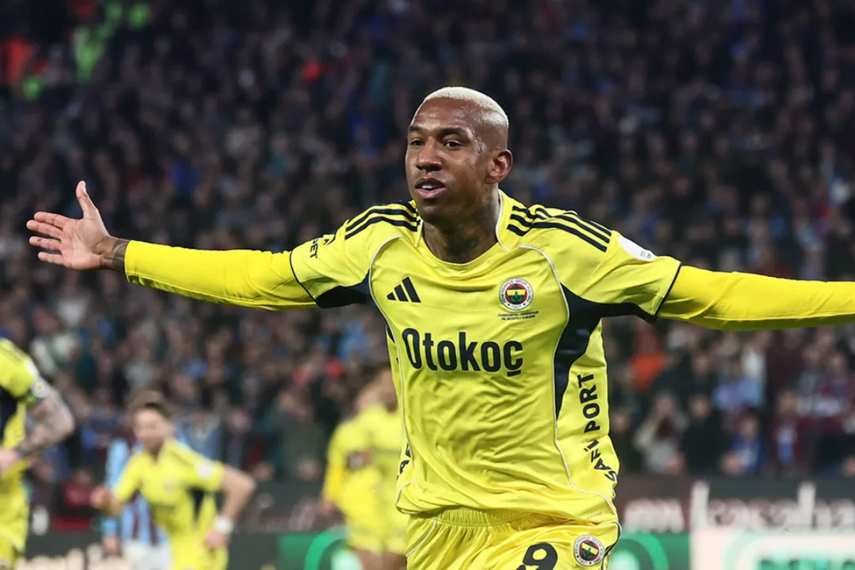 Fenerbahçe'nin yollarını ayırdığı Talisca'dan derbi mağlubiyeti sonrası dikkat çeken paylaşım