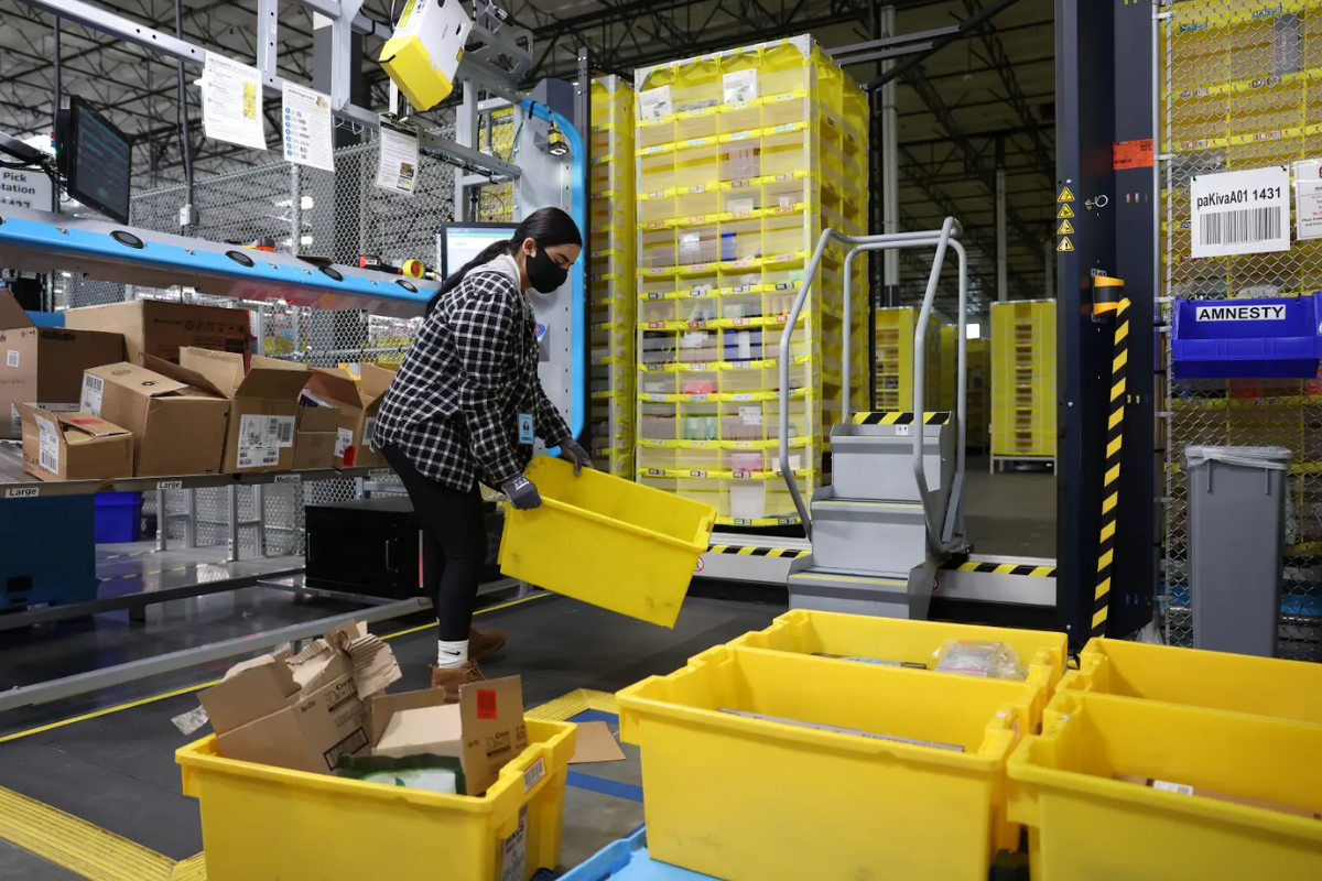 Amazon, hamile çalışanlara yönelik sistematik ayrımcılık uyguladığı iddiasıyla toplu davayla karşı karşıya