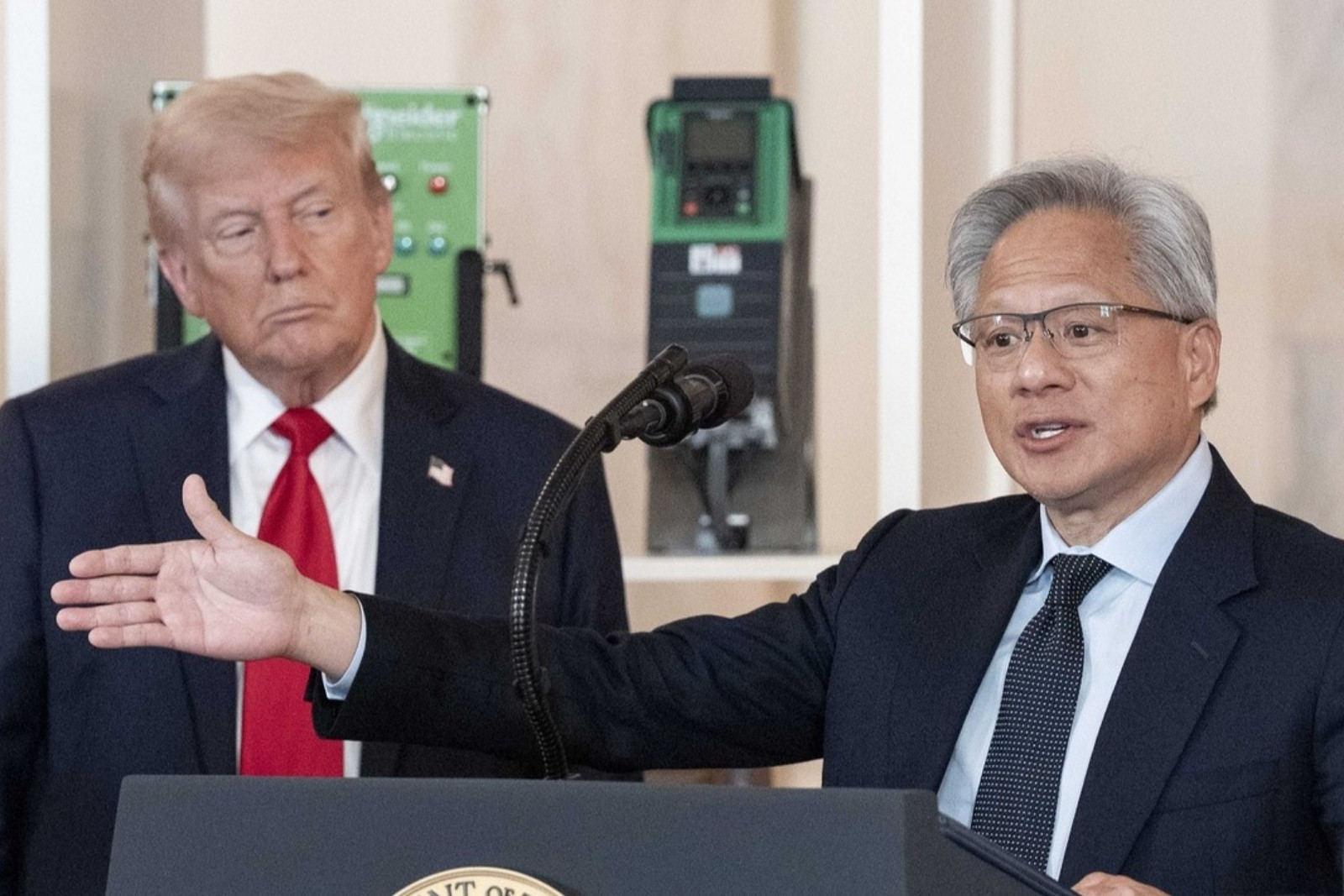 ABD Başkanı Donald Trump ve Nvidia CEO'su Jensen Huang aynı fikirde buluştu