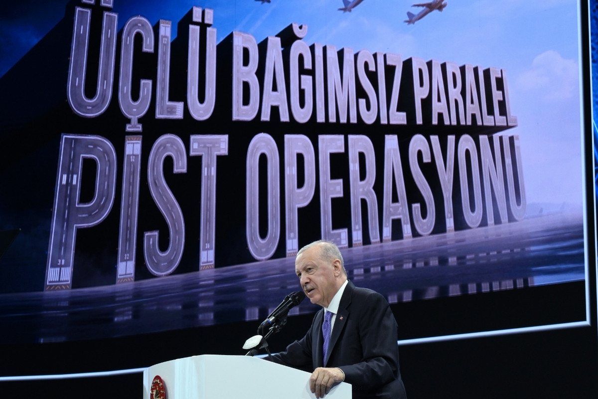 Cumhurbaşkanı Erdoğan'ın katılımıyla İstanbul Havalimanı’nda 4'üncü pist açıldı, ilk uçuş ise İstanbul-Helsinki seferi ile yapıldı