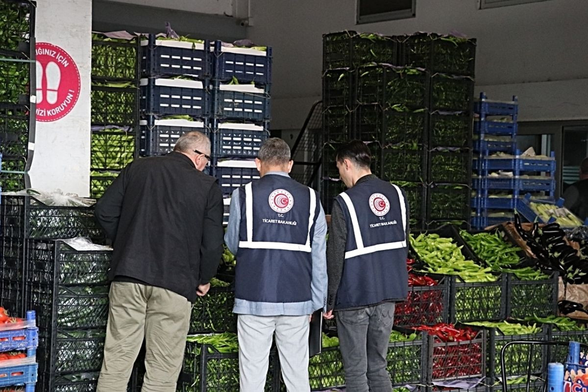 Yaş sebze-meyve piyasasındaki fahiş fiyat operasyonunda 40 şüpheli tutuklandı