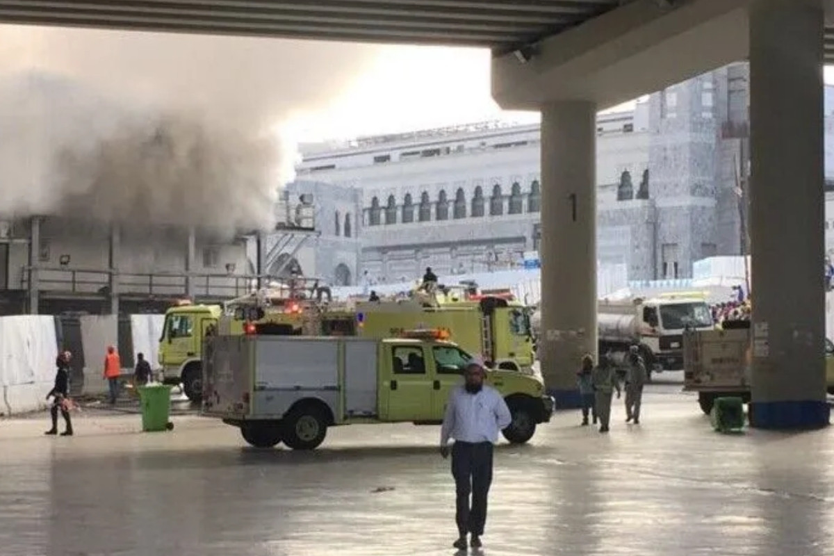 Suudi Arabistan'ın başkenti Riyad'da bulunan Kral Halid Havalimanı yakınında yangın çıktı