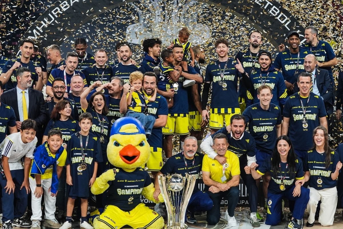 Basketbolda Erkekler Cumhurbaşkanlığı Kupası'nı Fenerbahçe Tarfin kazandı