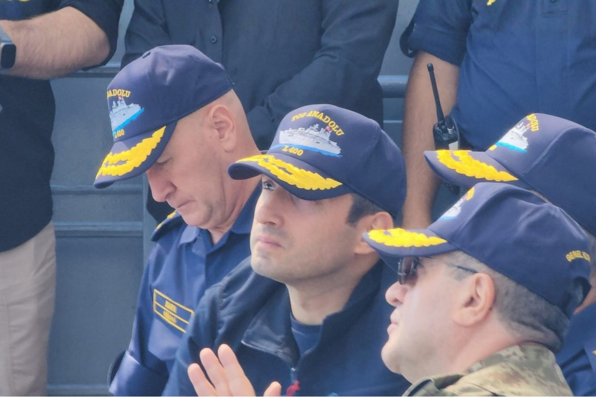 100 gemi ve 50 hava aracının katılımıyla gerçekleşen Denizkurdu-I/2026 Tatbikatı'nda ilkler yaşanırken Selçuk Bayraktar da tatbikatı yakından izledi