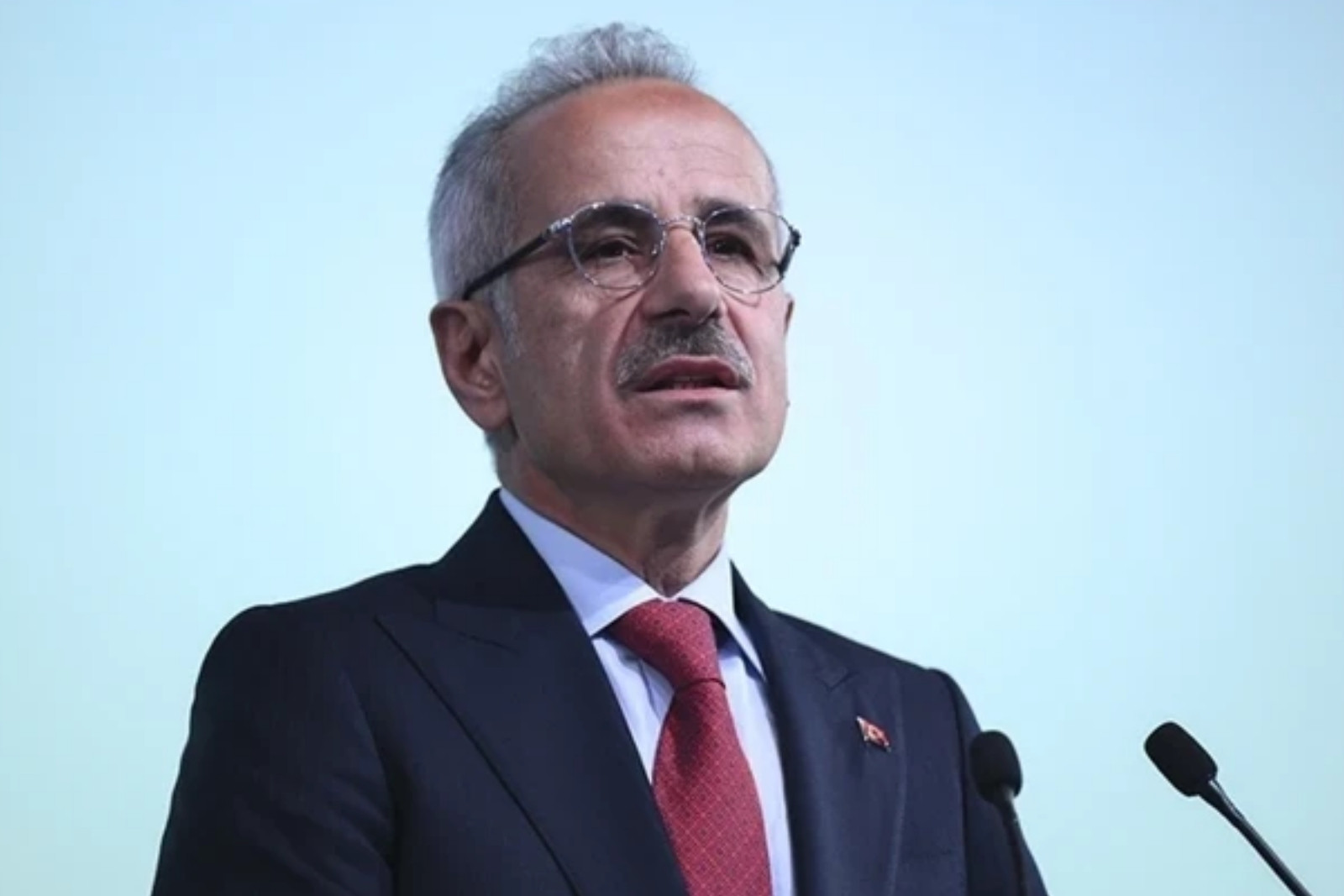 Ulaştırma ve Altyapı Bakanı Uraloğlu 'İstanbul'a 600 kilometre daha metro lazım' dedi