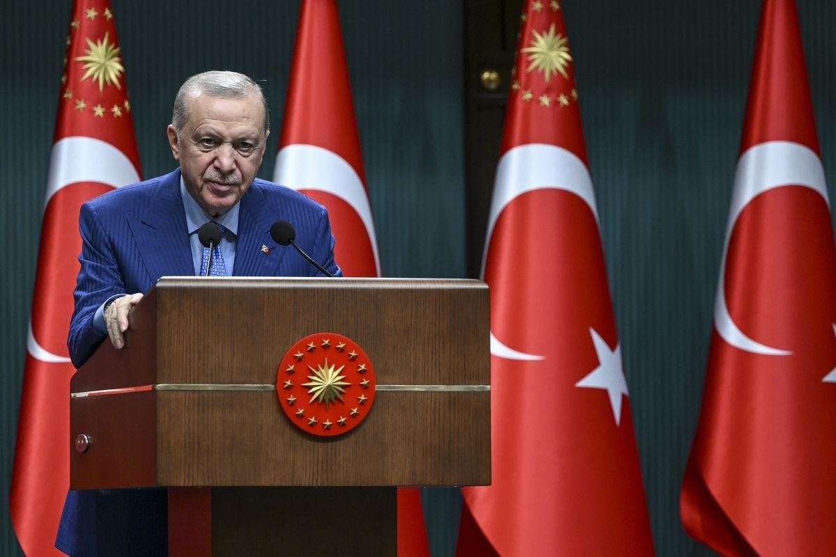 Cumhurbaşkanı Erdoğan, fon krizinin masaya yatırıldığı toplantının ardından konuştu, tam yetkili bir kurul oluşturulduğunu açıkladı