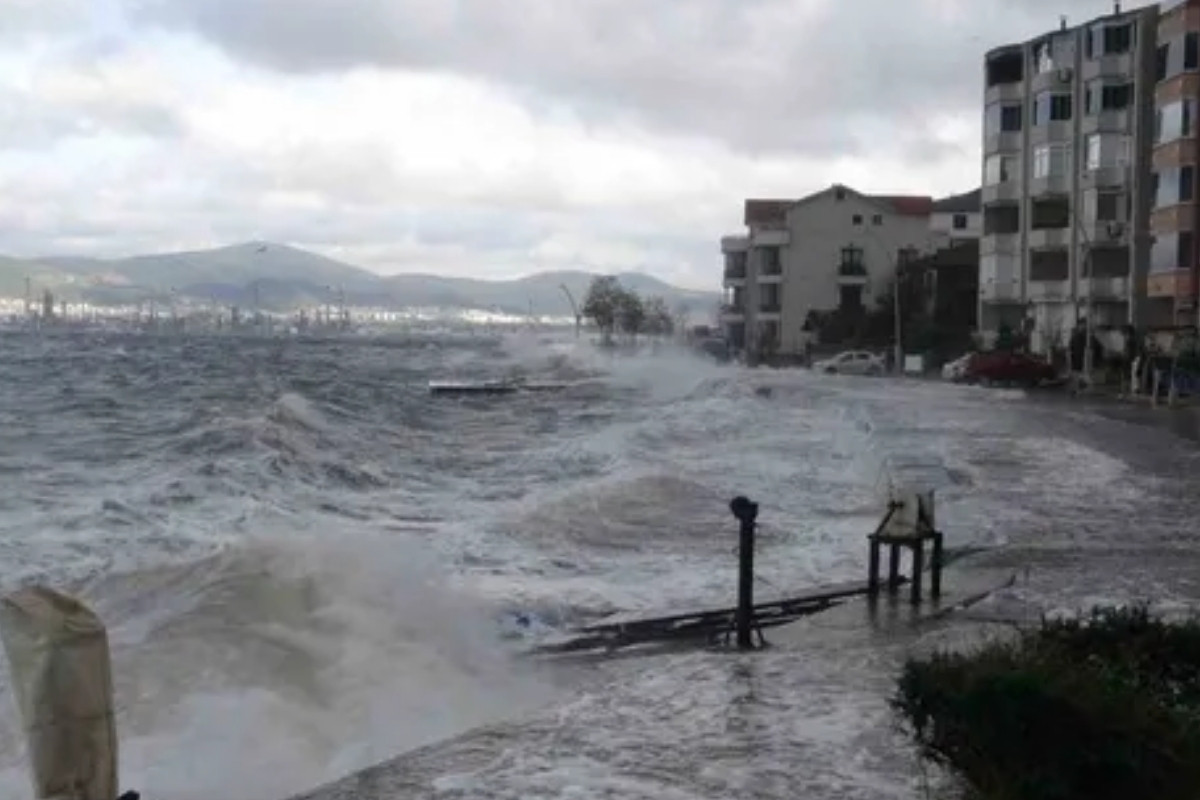 Meteorolojiden Batı Karadeniz ve Marmara denizleri için fırtına uyarısı