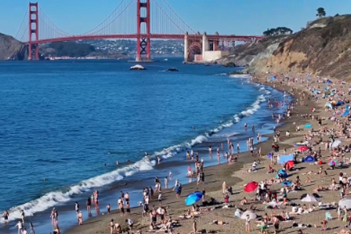 San Francisco’da sıcak havanın adresi Baker Plajı oldu