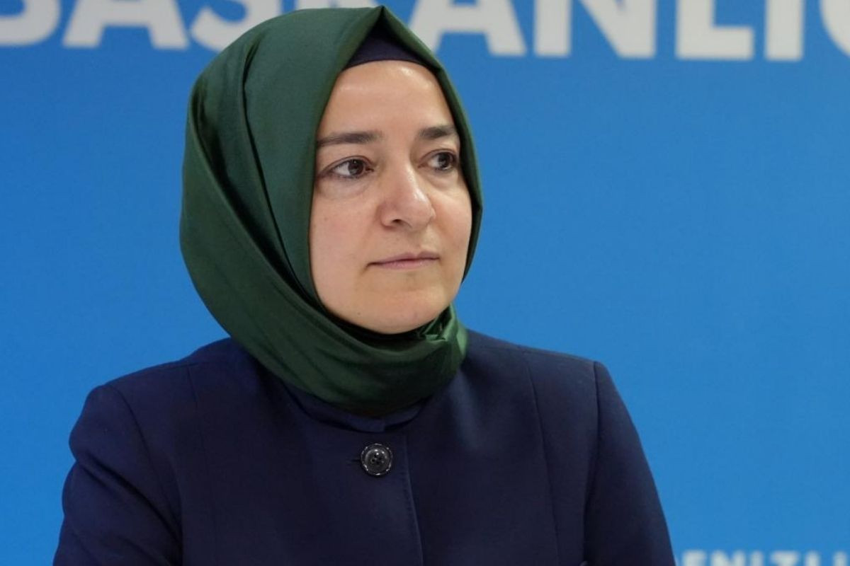 Fatma Betül Sayan Kaya, AK Parti'den ihraç edildi