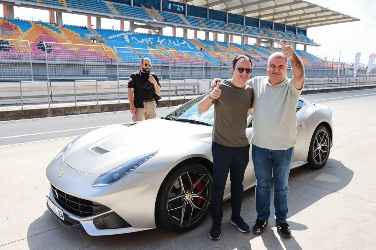 Felipe Massa ve görme engelli Formula 1 tutkunu İstanbul Park’ta piste çıktı