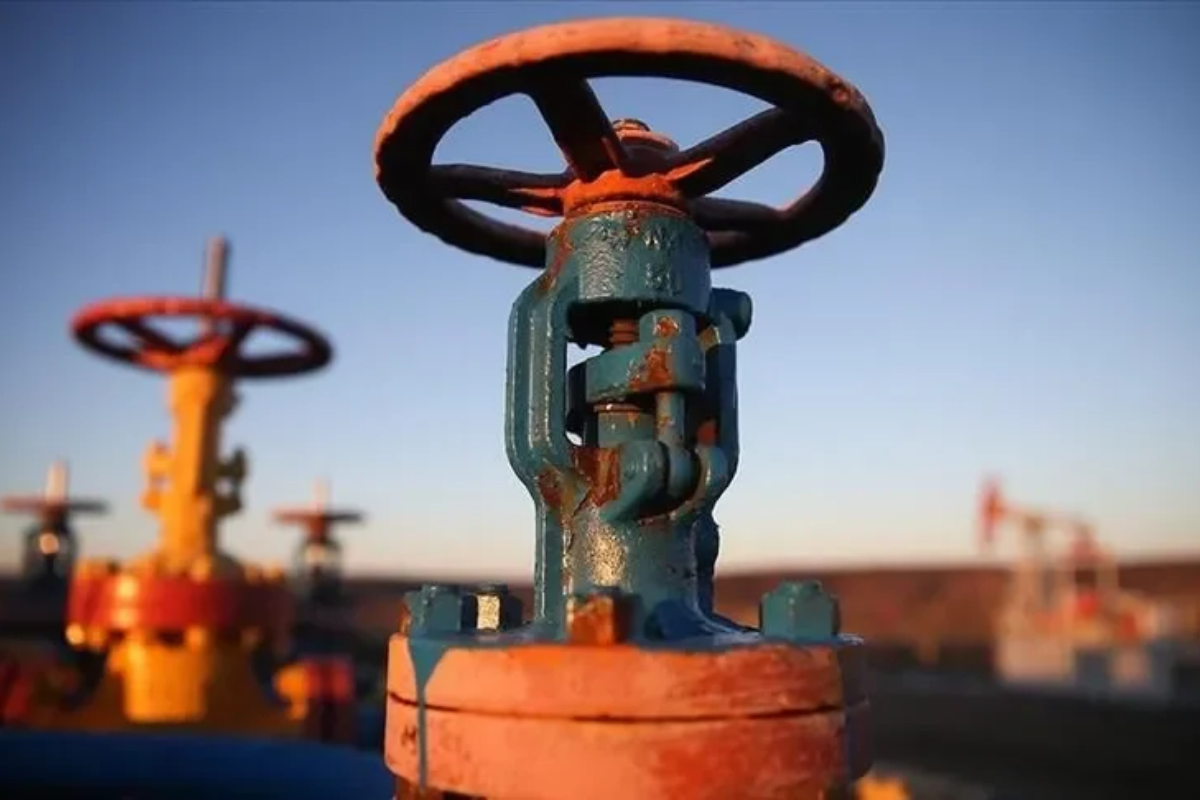 Brent petrolün varili uluslararası piyasalarda 105,37 dolardan işlem görüyor