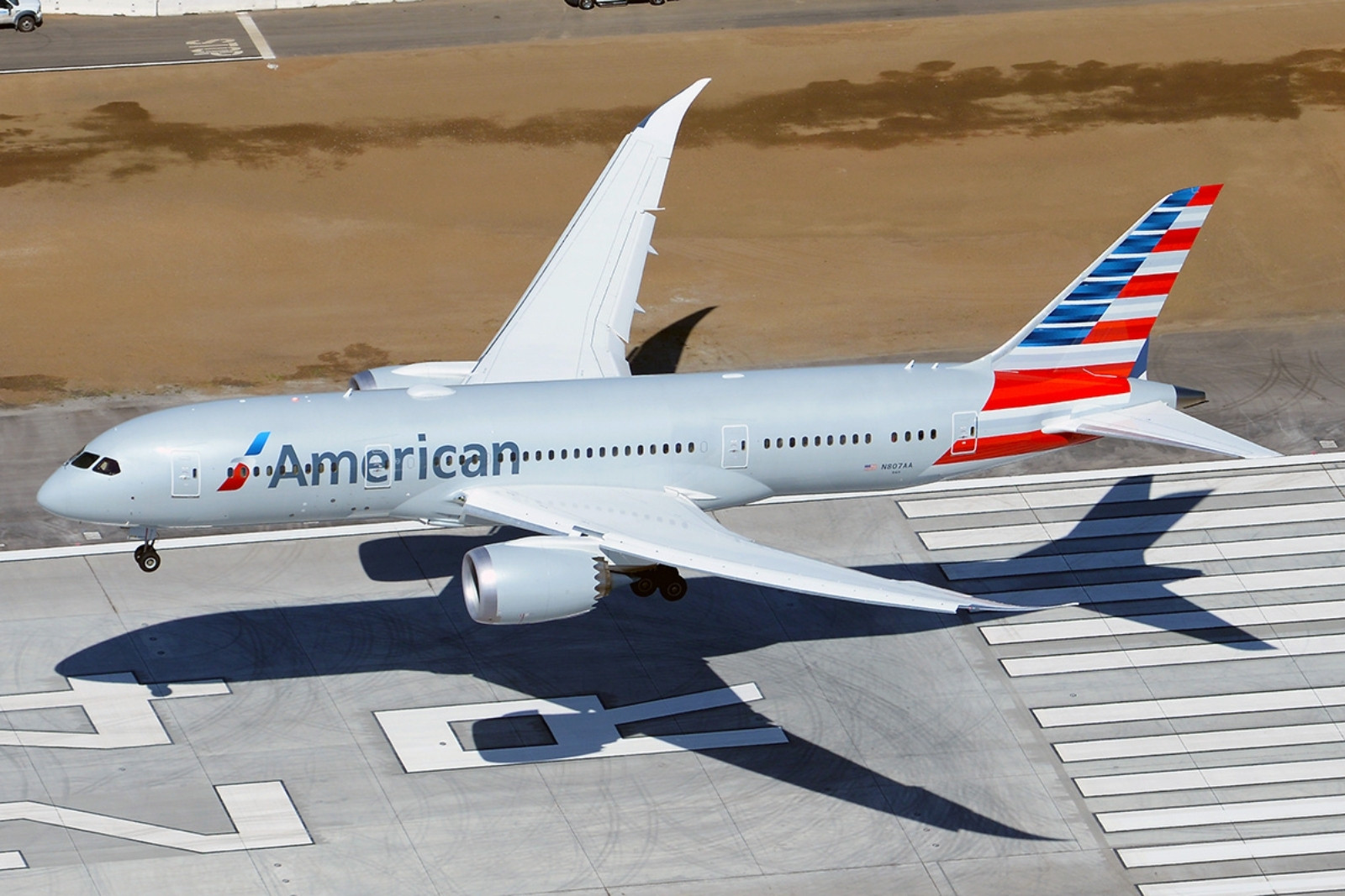 American Airlines beklenen talebi bulamayınca Meksika hatlarını kapatıyor