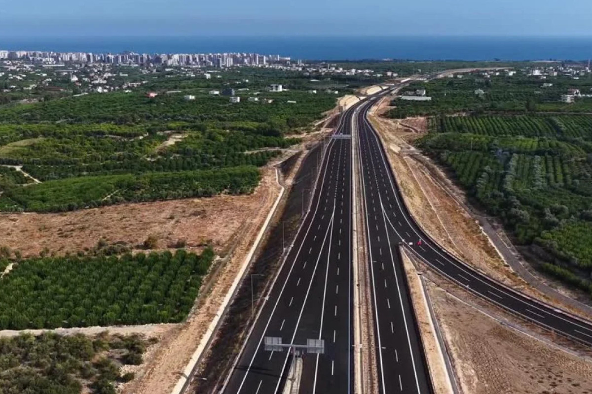 Çeşmeli-Taşucu Otoyolu'nun Kızkalesi kesimi trafiğe açılıyor