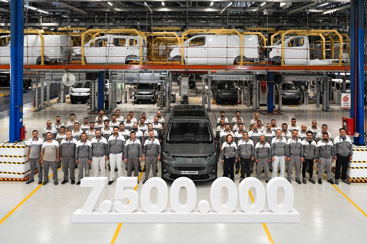 Tofaş’ın Bursa Fabrikası'nda üretilen 7,5 milyonuncu aracı Fiat Ulysse oldu